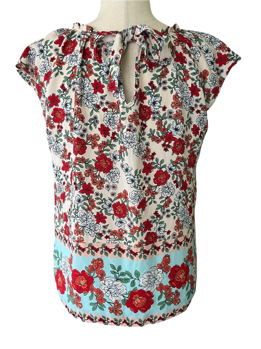 LC Lauren Conrad Pleated Flowy Cap-Sleeve Top - Picture 8 of 11